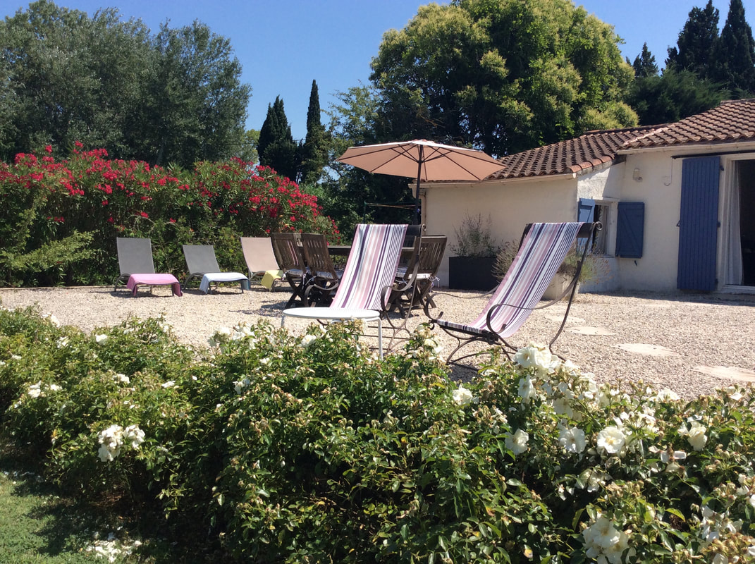 La Maison Blanche holiday rental in Provence - pool and garden .